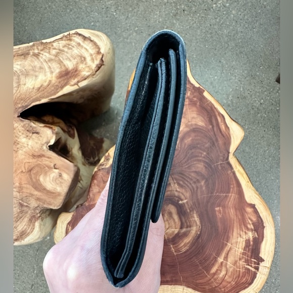 Vintage CHANEL Black Caviar Leather CC Logo Envelope Wallet - Picture 10 of 13